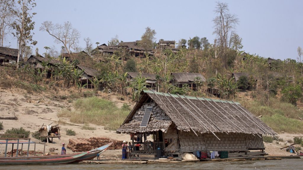 【Language, Politics, And The Men 2 】A Language Dilemma: Minorities Refugees from Myanmar